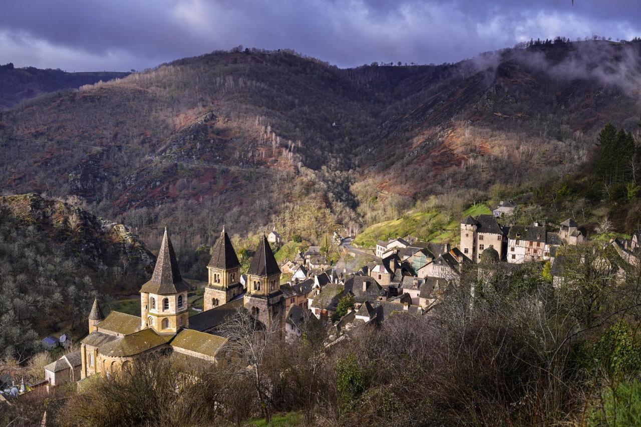 Gite De La Cascade Salles-la-Source Exterior photo